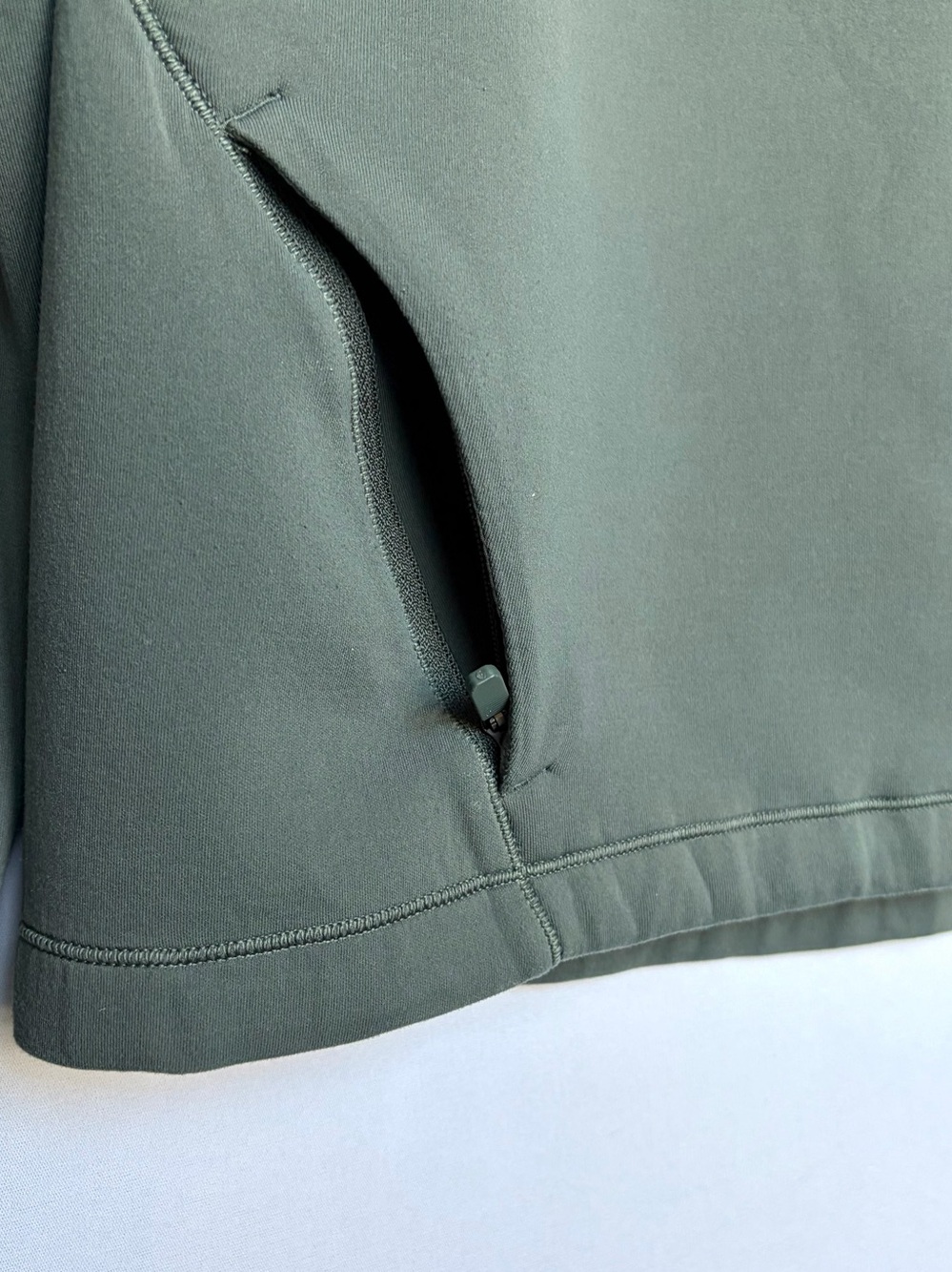 Lululemon AirWrap Modal Crew Green Twill Crew Neck Sweatshirt Size 2 EUC - Picture 4 of 9